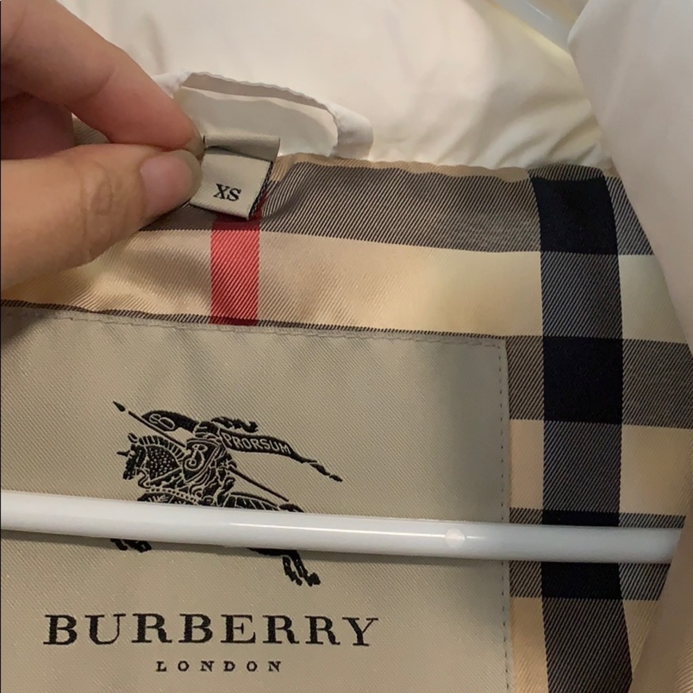 Authentic Burberry Jacket - image 4